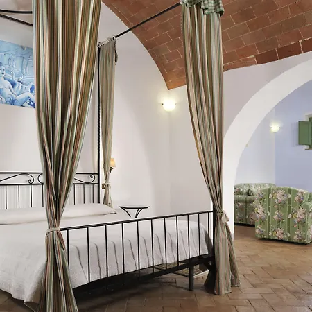 Borgo Casabianca 4*